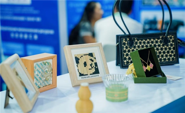 “蓉品出海”喀什專區(qū)正式啟幕 青羊優(yōu)品薈萃中亞門戶，企業(yè)形象策劃新篇章